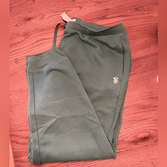 Victoria’s Secret, NWT Women’s Size XXL Joggers /Sweatpants - Picture 1 of 4